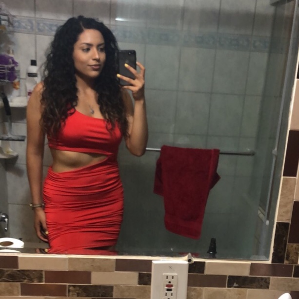 Red cutout roughed dress